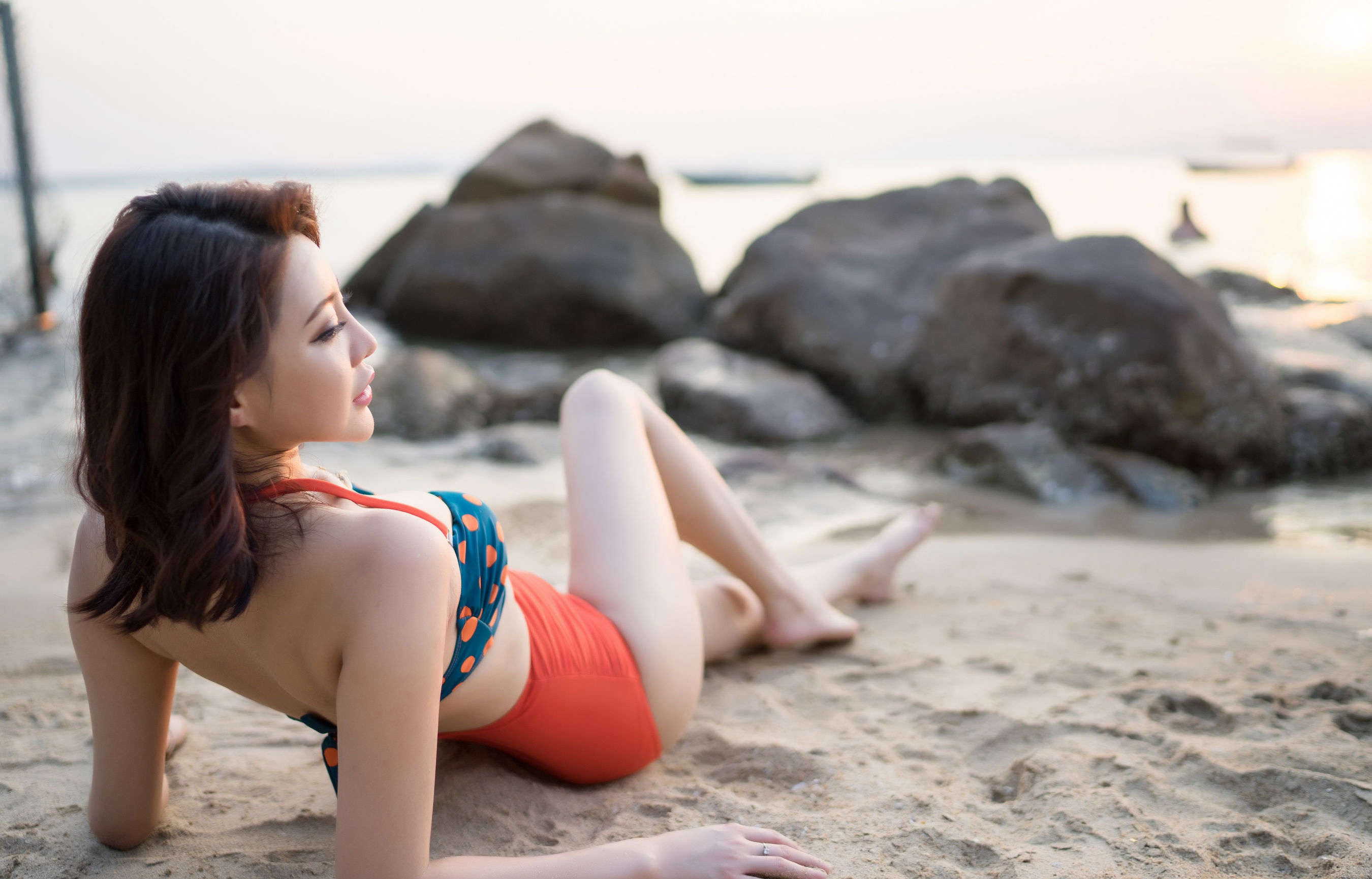 [秀人网]美乳性感尤物陈思琪大尺度浴室透视装爆乳黑丝睡衣主题系