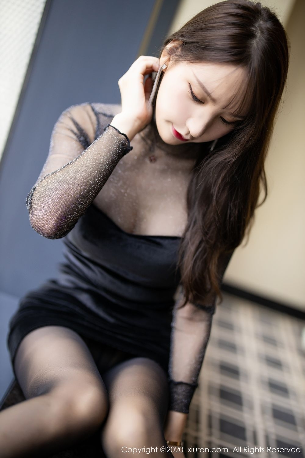 丰满性感的巨乳波霸美女紧身包臀裙黑丝性感写真摄影