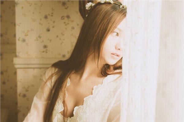 波霸美人魔鬼身材波涛汹涌的曲线令人欲罢不能的美女私房照
